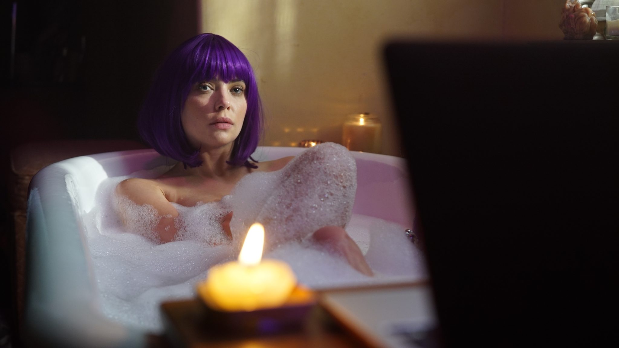 Alone at night JIMMY GIANNOPOULOS ASHLEY BENSON PAMELA ANDERSON PARIS HILTON