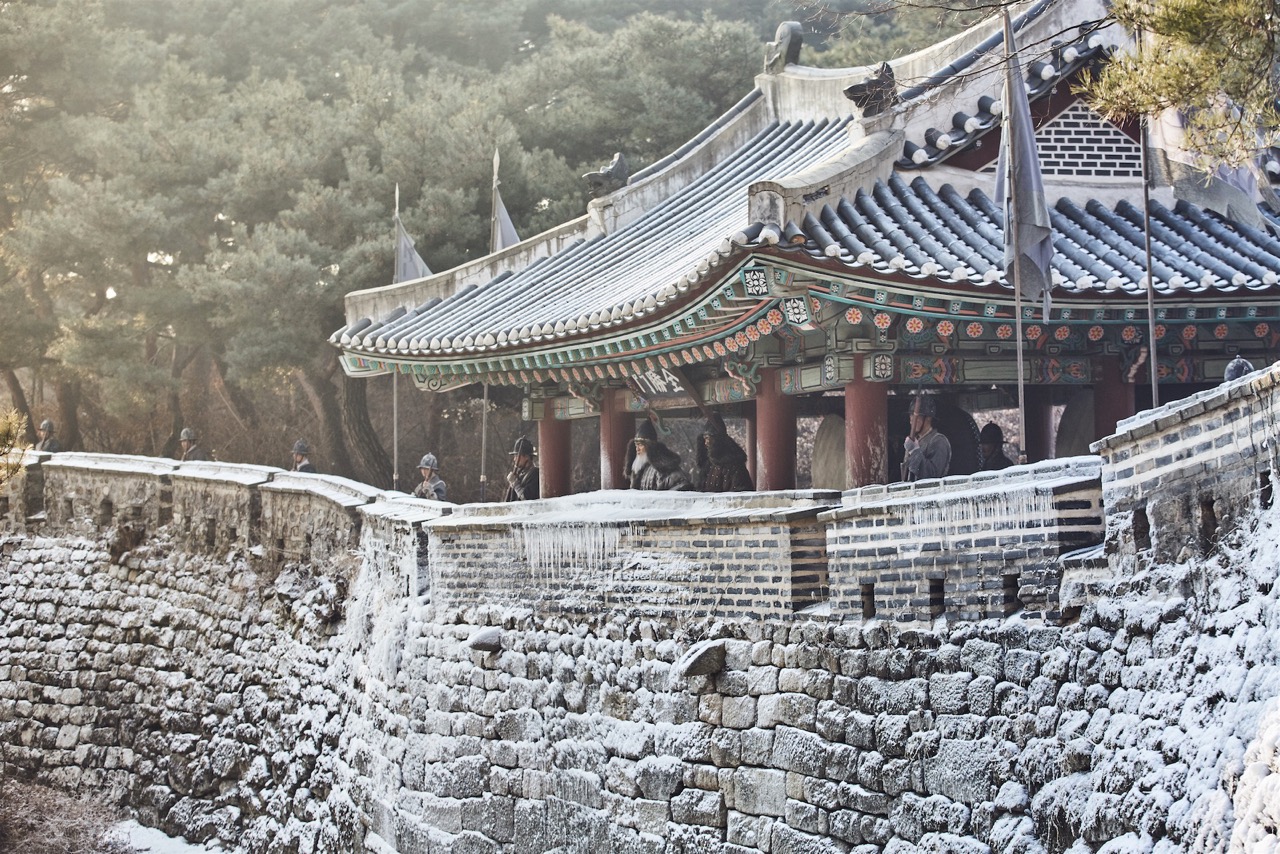 THE FORTRESS HWANG DONG-HYUK Kim Yun-seok Hee-Soon Park byung-hun lee